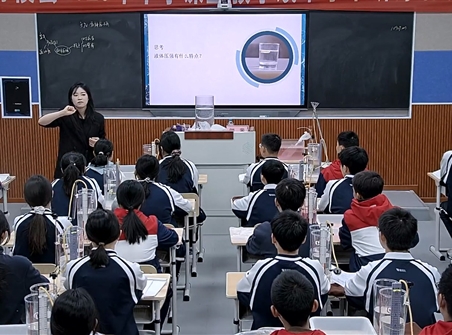 2024人教版八年级物理《9.2 液体的压强》教学视频
